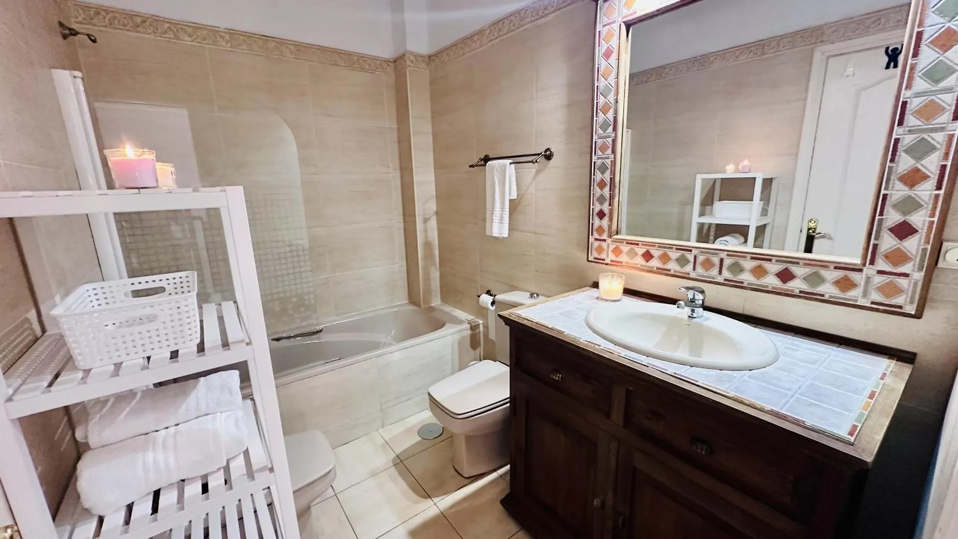 Casaflex, Chalet En Benajarafe Con Piscina Privada Feriehus